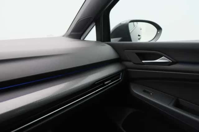 Volkswagen Golf (2022) thumbnail 33