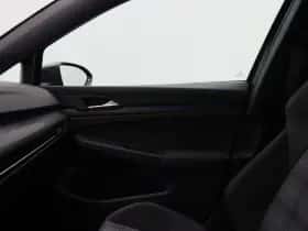 Volkswagen Golf (2022) thumbnail 34