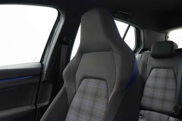 Volkswagen Golf (2022) thumbnail 35