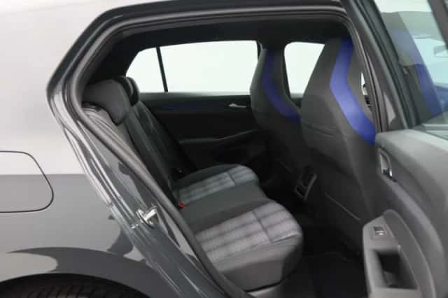 Volkswagen Golf (2022) thumbnail 38