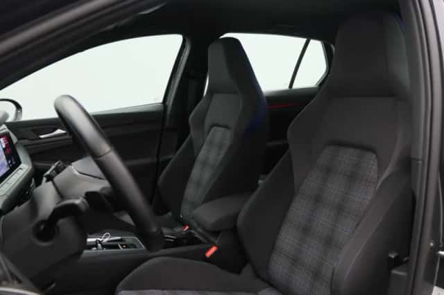 Volkswagen Golf (2022) thumbnail 6