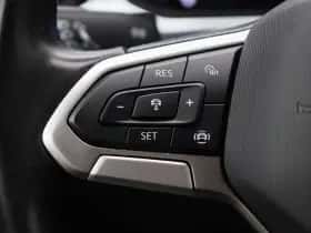 Volkswagen T-Roc (2024) thumbnail 21