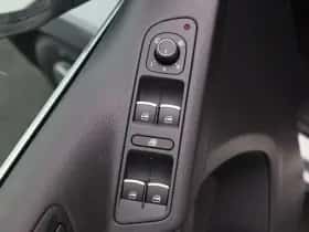 Volkswagen Tiguan (2016) thumbnail 17