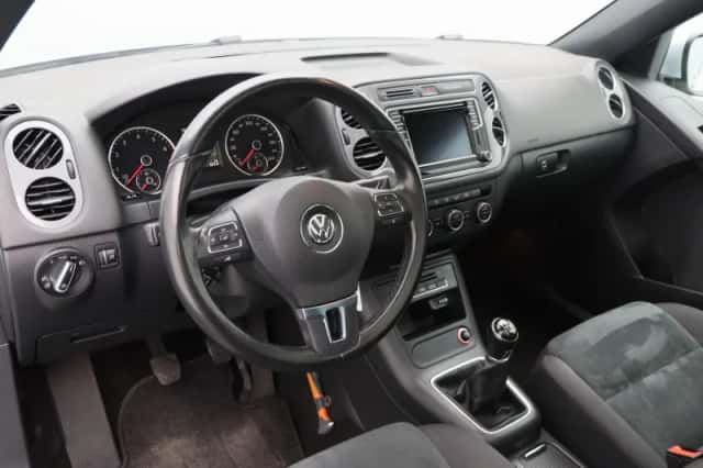 Volkswagen Tiguan (2016) thumbnail 3