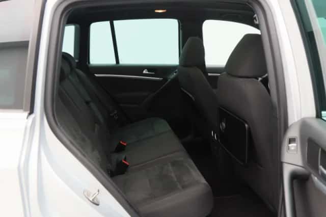 Volkswagen Tiguan (2016) thumbnail 34