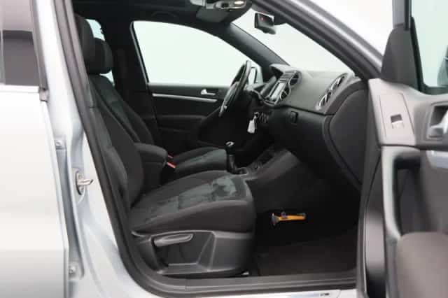 Volkswagen Tiguan (2016) thumbnail 37