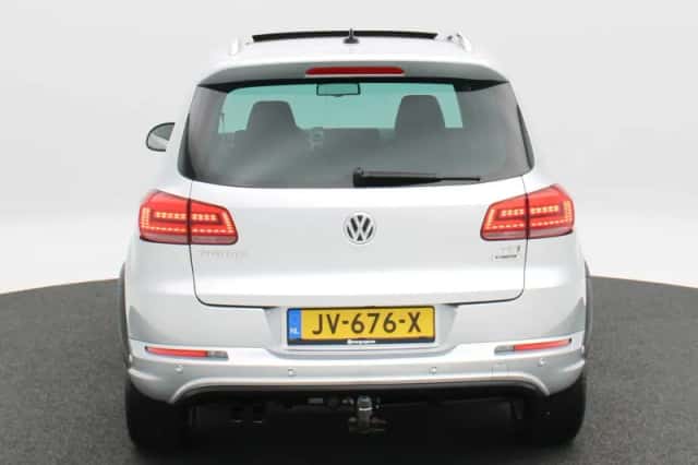 Volkswagen Tiguan (2016) thumbnail 5