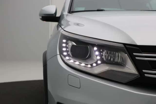 Volkswagen Tiguan (2016) thumbnail 8