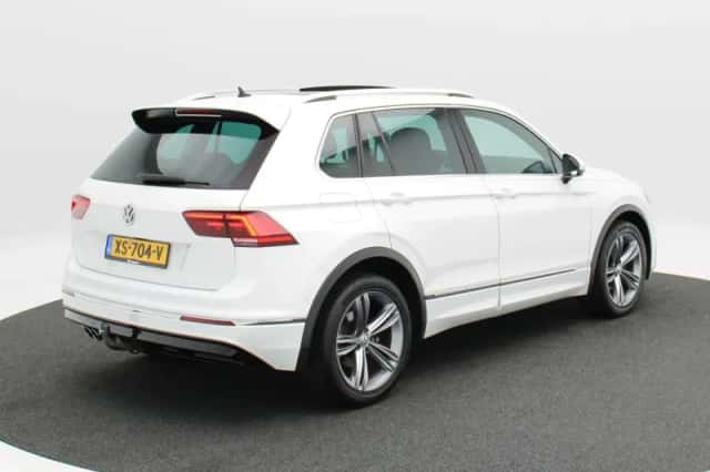 Volkswagen Tiguan (2019) thumbnail 2