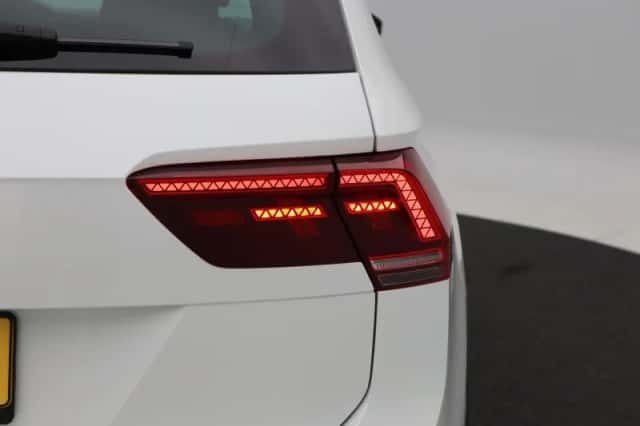 Volkswagen Tiguan (2019) thumbnail 12