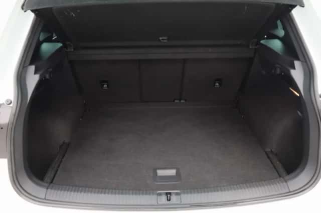 Volkswagen Tiguan (2019) thumbnail 16