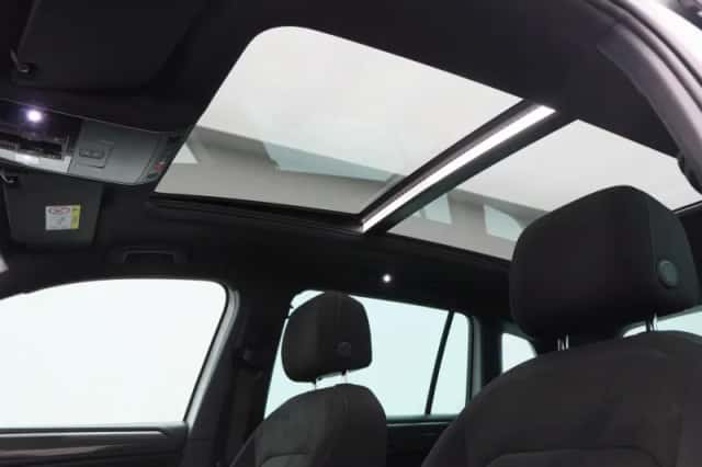 Volkswagen Tiguan (2019) thumbnail 23