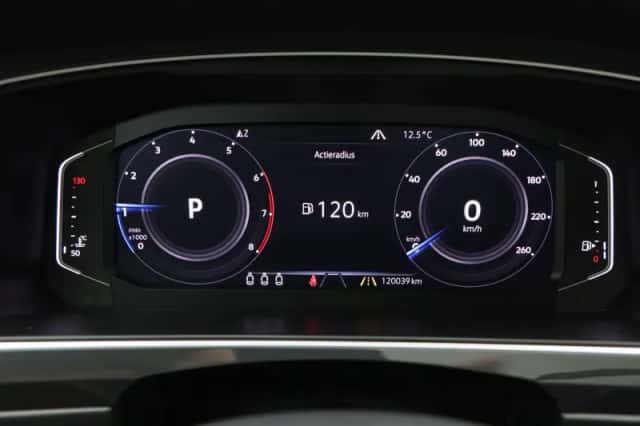 Volkswagen Tiguan (2019) thumbnail 24