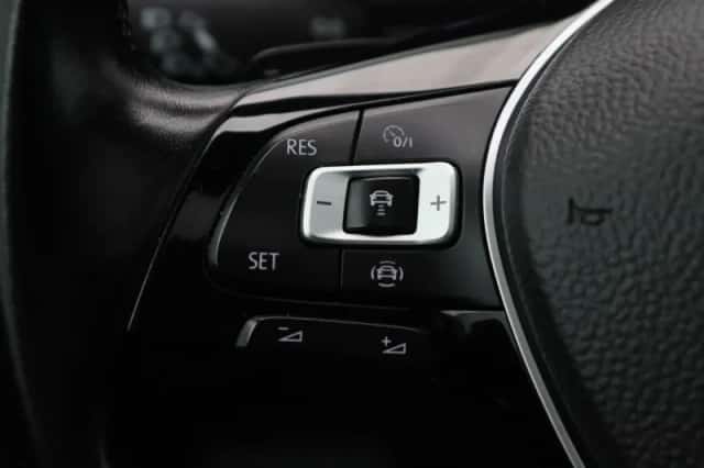 Volkswagen Tiguan (2019) thumbnail 25