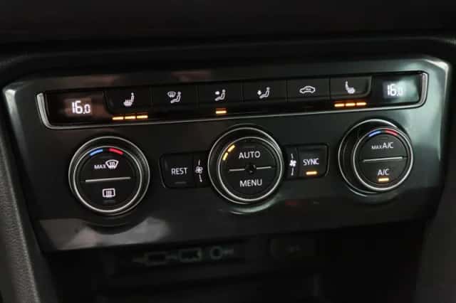 Volkswagen Tiguan (2019) thumbnail 32