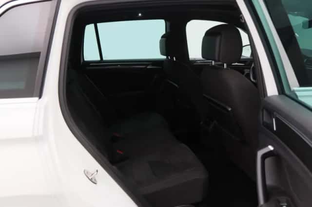 Volkswagen Tiguan (2019) thumbnail 36