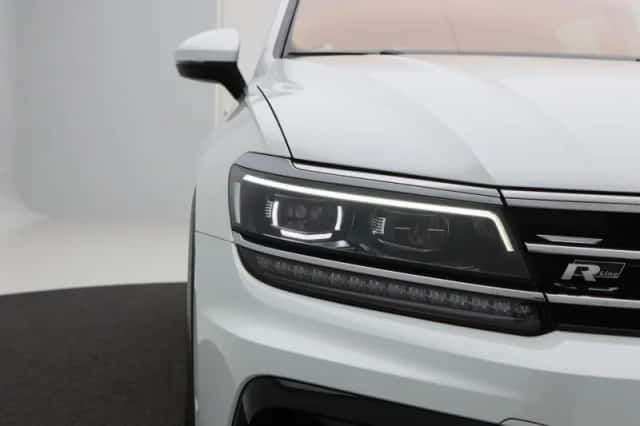 Volkswagen Tiguan (2019) thumbnail 8