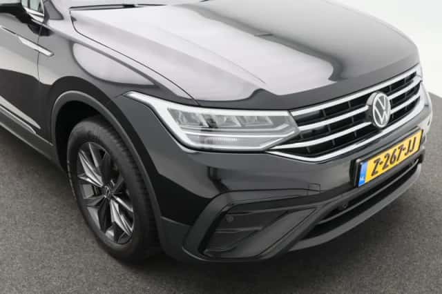 Volkswagen Tiguan (2023) thumbnail 12
