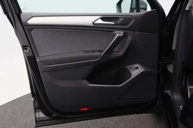 Volkswagen Tiguan (2023) thumbnail 21
