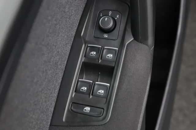 Volkswagen Tiguan (2023) thumbnail 22