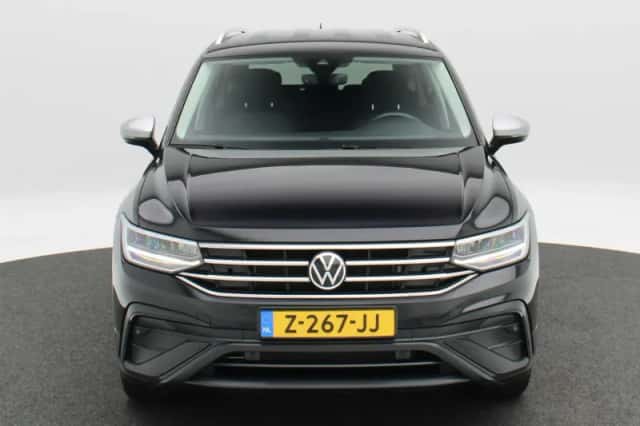 Volkswagen Tiguan (2023) thumbnail 4