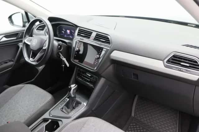 Volkswagen Tiguan (2023) thumbnail 41
