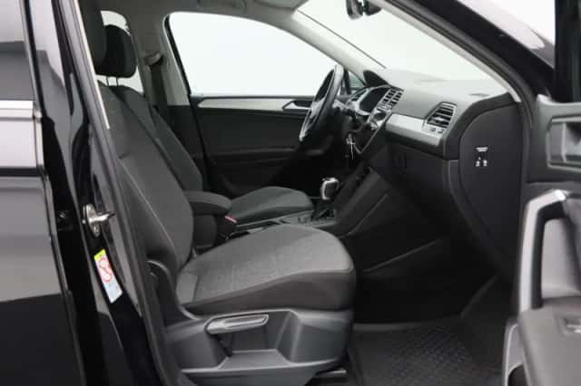 Volkswagen Tiguan (2023) thumbnail 42