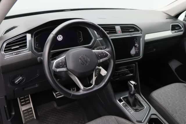 Volkswagen Tiguan (2023) thumbnail 3