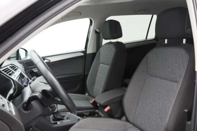 Volkswagen Tiguan (2023) thumbnail 5