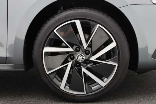 Škoda Octavia (2022) thumbnail 11