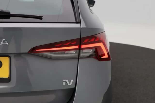 Škoda Octavia (2022) thumbnail 12
