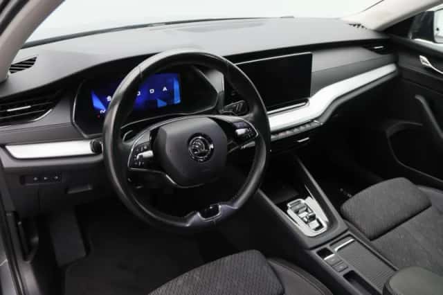 Škoda Octavia (2022) thumbnail 3