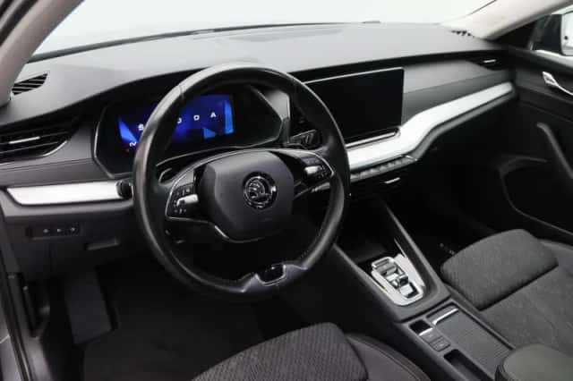 Škoda Octavia (2022) thumbnail 3