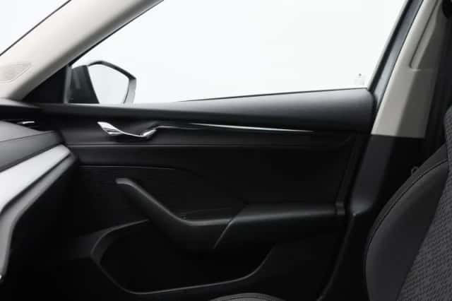 Škoda Octavia (2022) thumbnail 30