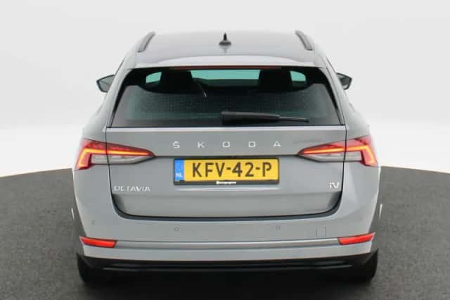 Škoda Octavia (2022) thumbnail 5