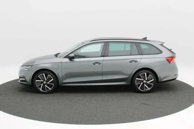Škoda Octavia (2022) thumbnail 7