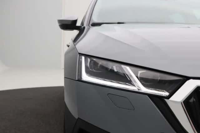 Škoda Octavia (2022) thumbnail 8
