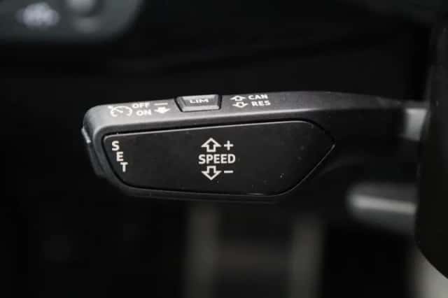 Audi A4 (2023) thumbnail 24