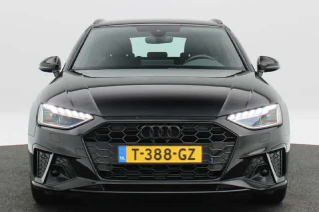 Audi A4 (2023) thumbnail 4