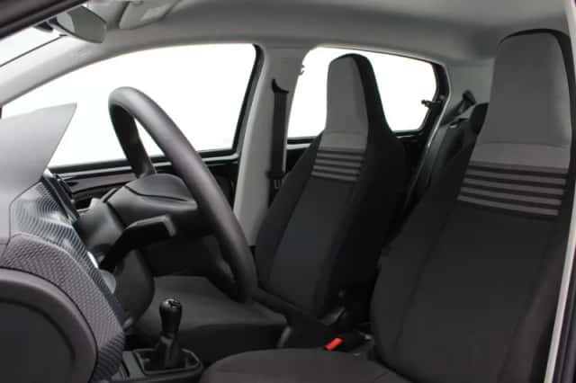 Volkswagen Up! (2023) thumbnail 17