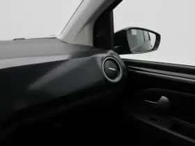 Volkswagen Up! (2023) thumbnail 21