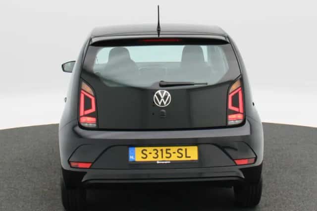 Volkswagen Up! (2023) thumbnail 4
