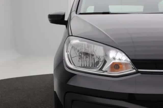 Volkswagen Up! (2023) thumbnail 8