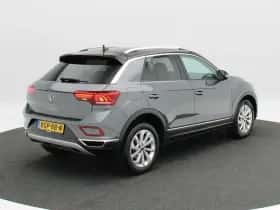 Volkswagen T-Roc (2022) thumbnail 2