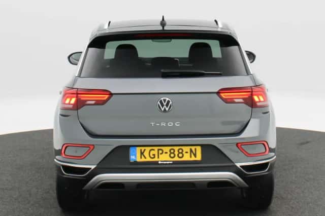 Volkswagen T-Roc (2022) thumbnail 5