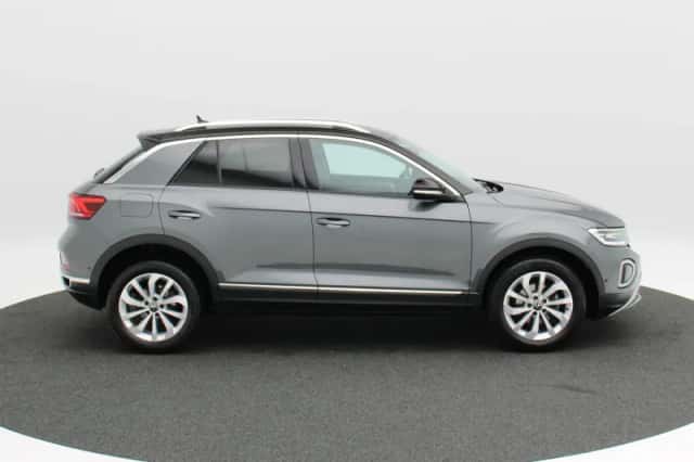 Volkswagen T-Roc (2022) thumbnail 6