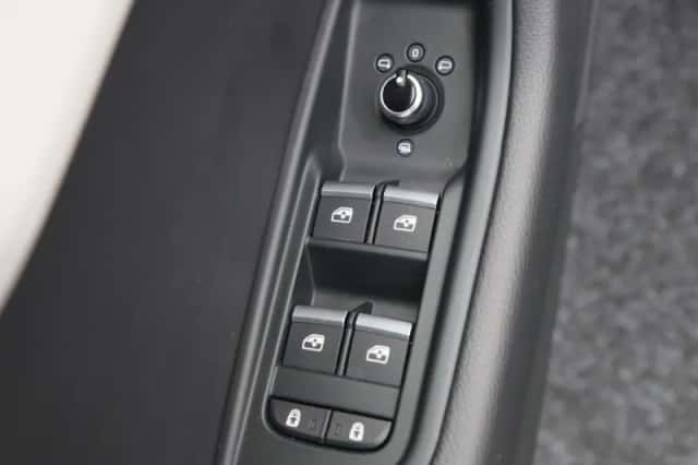 Audi A4 (2024) thumbnail 18