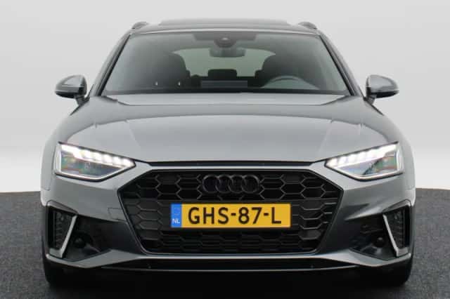 Audi A4 (2024) thumbnail 4