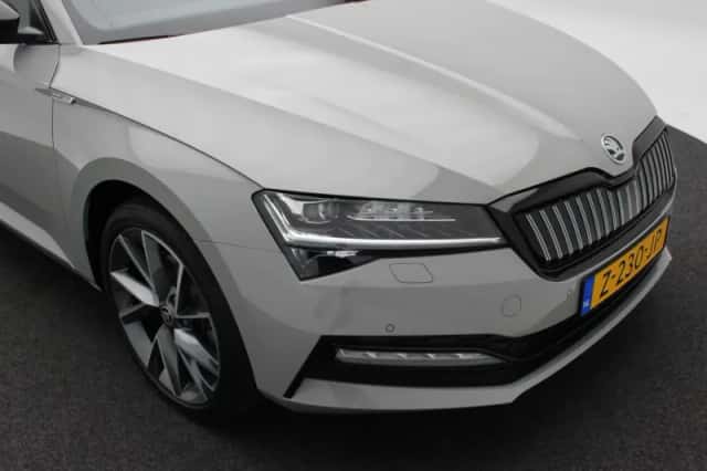Škoda Superb (2024) thumbnail 11