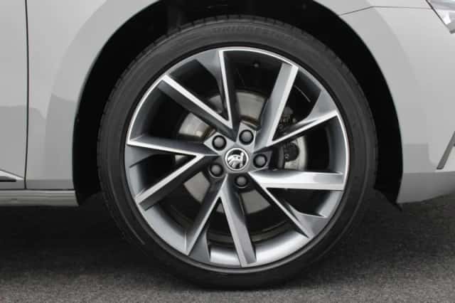 Škoda Superb (2024) thumbnail 5